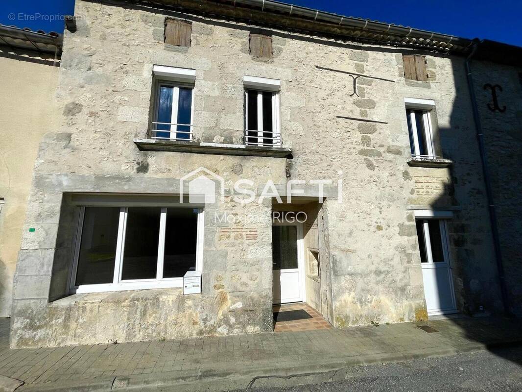 Photo 1 - Maison à ESCASSEFORT