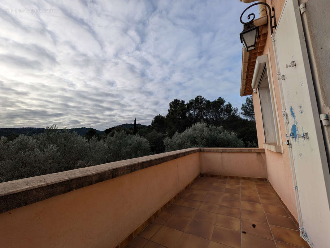 Maison à PEYROLLES-EN-PROVENCE