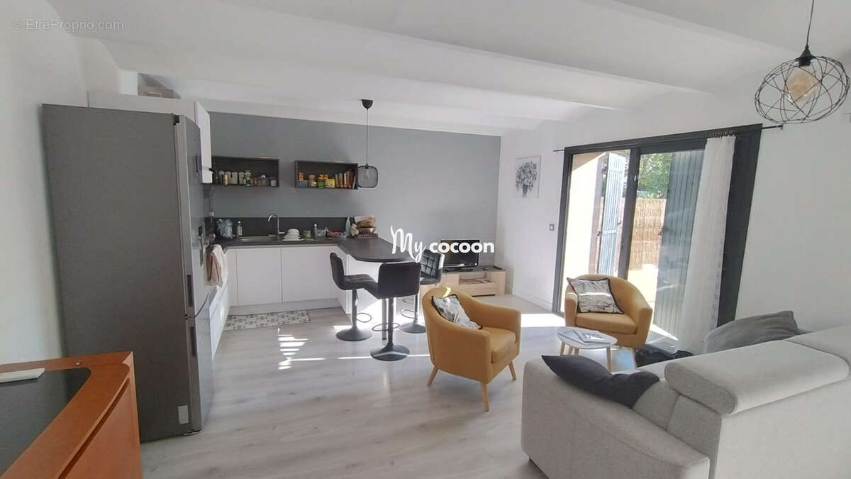 Maison à SAINT-QUENTIN-LA-POTERIE