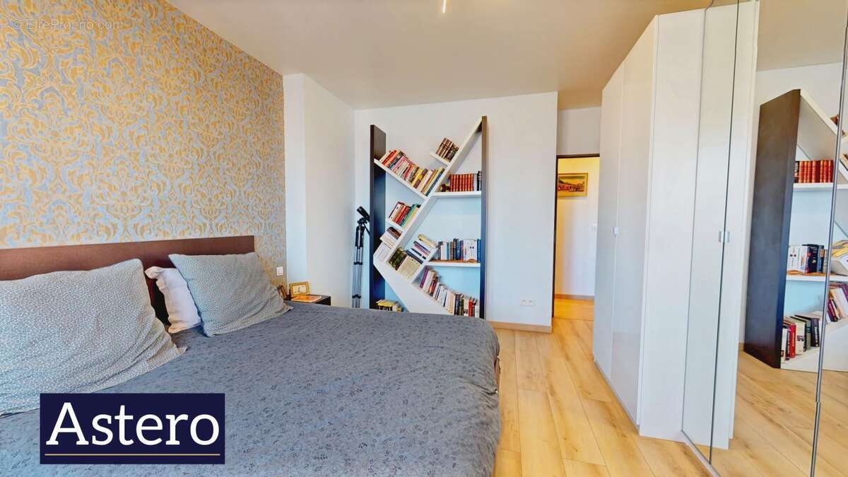 Appartement à COURBEVOIE