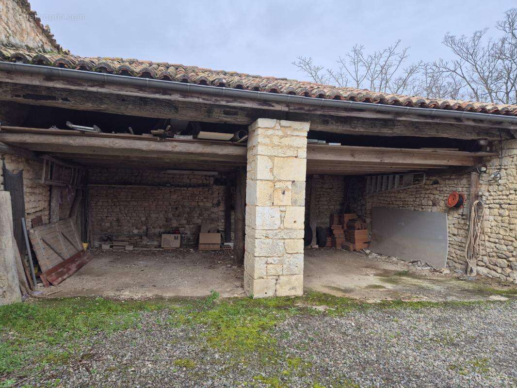 Maison à SAINT-AMANT-DE-BOIXE