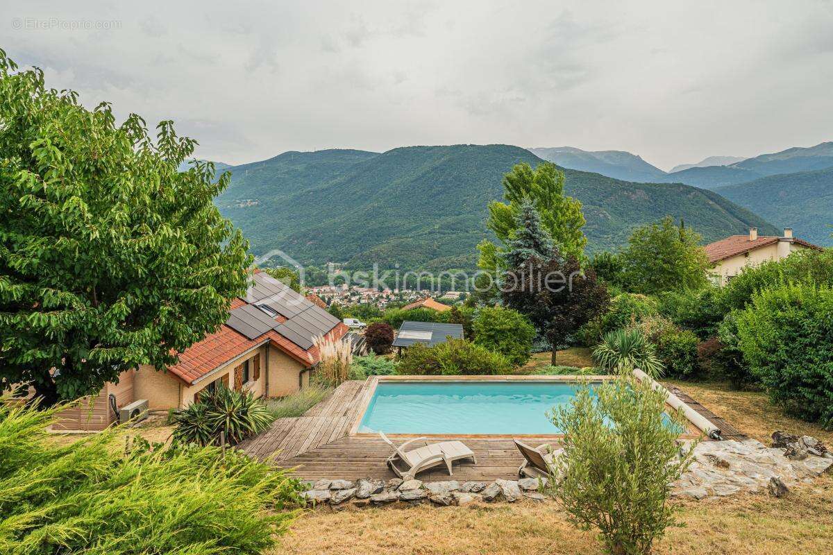  Maison familiale avec grand terrain, piscine et autonomie énergétique – Notre-Dame-de-Mésage Le Haut - photo 22