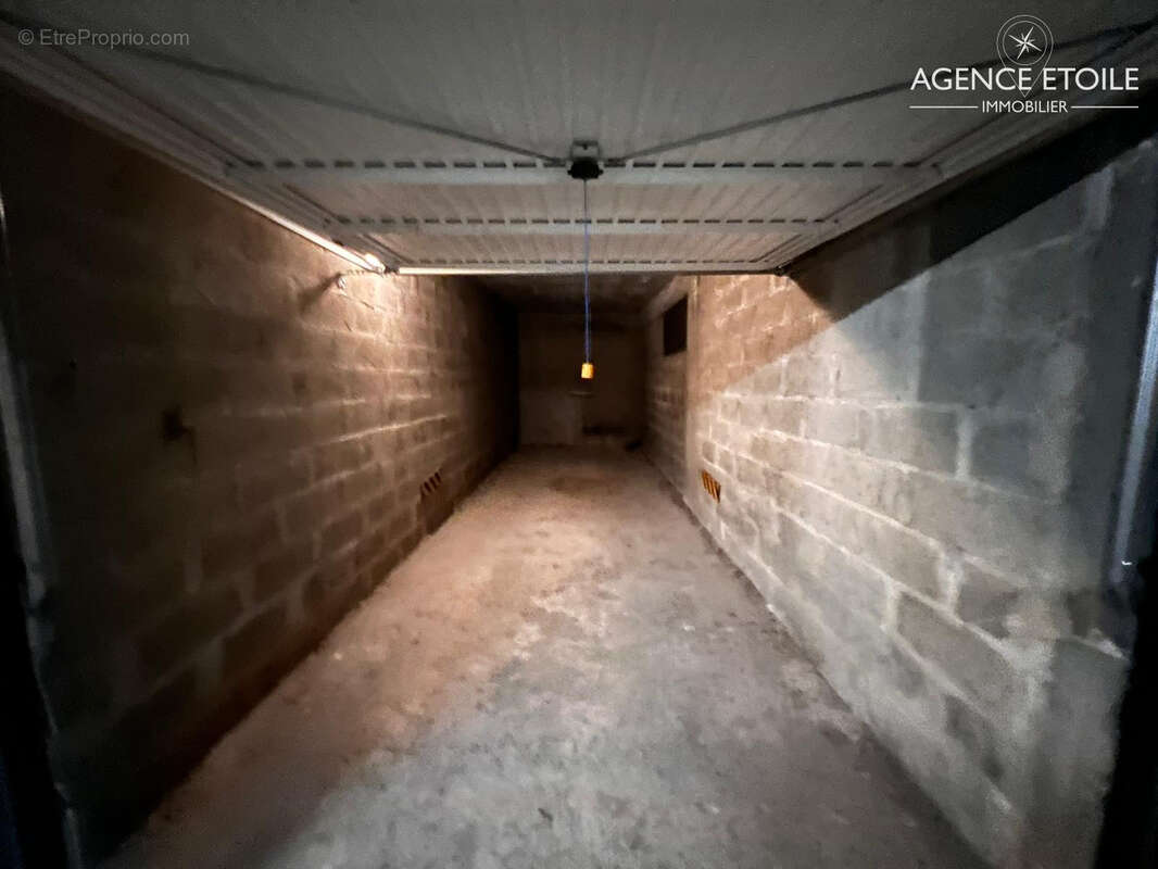 Parking à MARSEILLE-6E