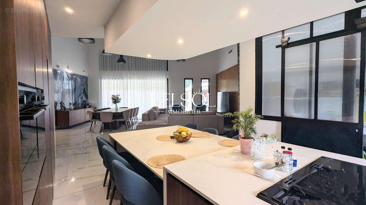 Maison à SAINT-CYPRIEN