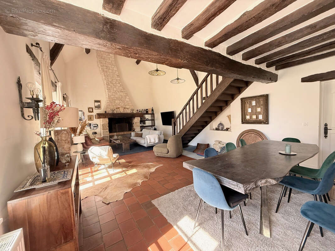 Maison à HOUDAN