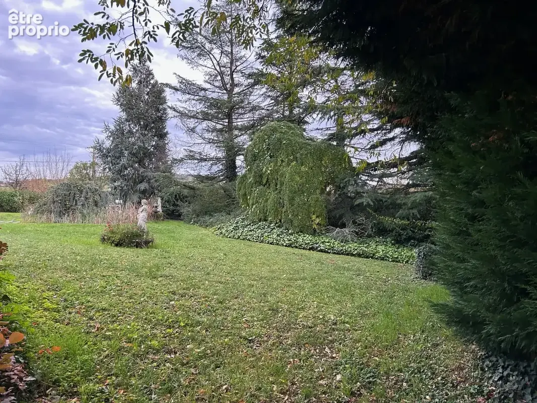 Photo Terrain à Saint-Paul-En-Jarez au prix de 109 000€