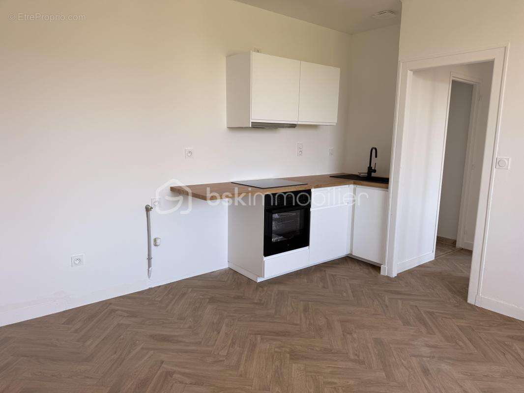 Appartement T2 entièrement rénové – À 8 minutes à pied du centre historique de Vitré - photo 2