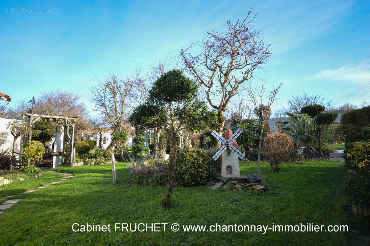 CHANTONNAY - Jolie maison en centre ville - photo 10