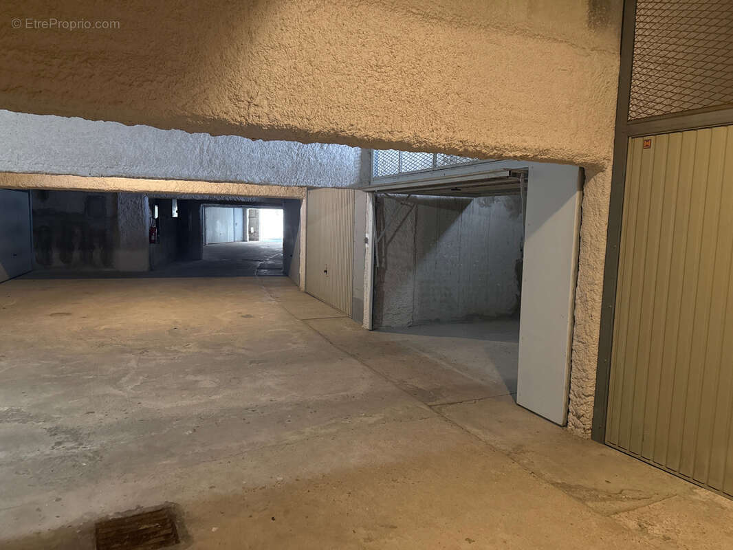 Parking 17 m² à Saint-Hilaire-De-Riez  - photo 3