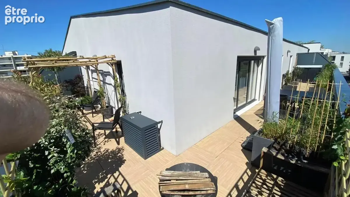 A vendre dernier étage avec climatisation et 50 m2 de terrasse - photo 3