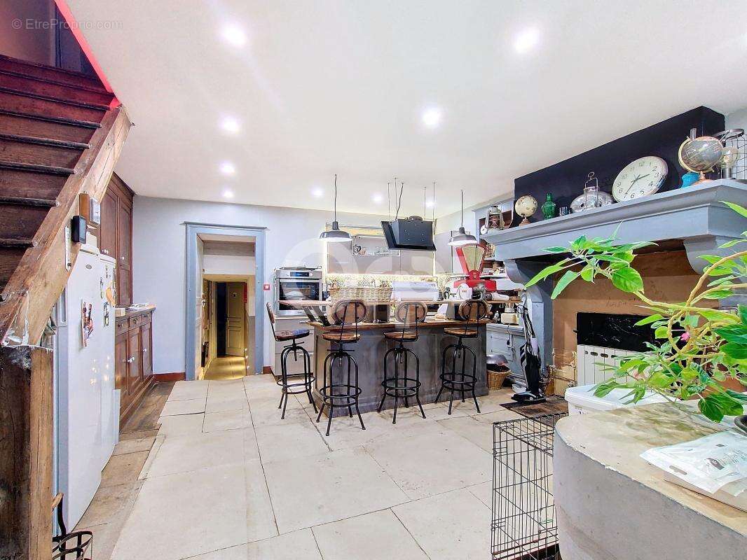 Maison à SAINT-BLIN