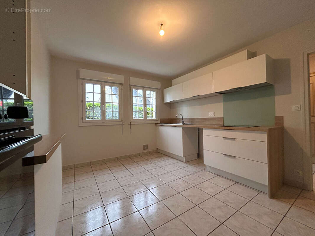 Maison à POULLAN-SUR-MER