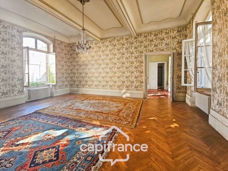 Maison à LAYRAC