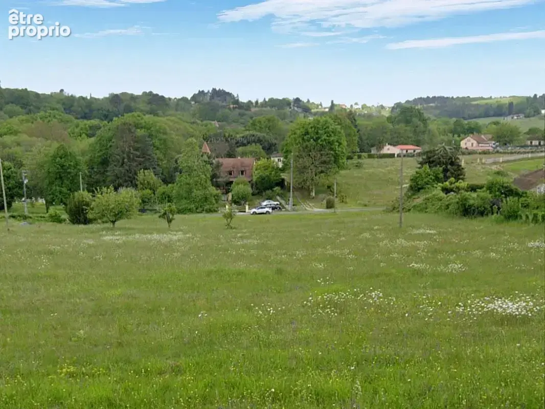 Terrain constructible plat à Sarlat la Canéda - photo 2