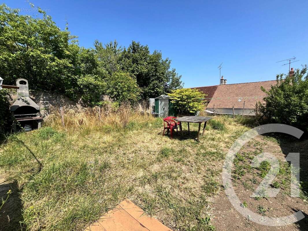 Maison 118 m² à Entrains-Sur-Nohain  - photo 2