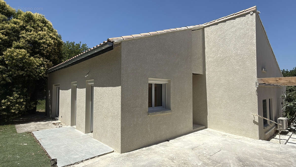 Maison à MALATAVERNE