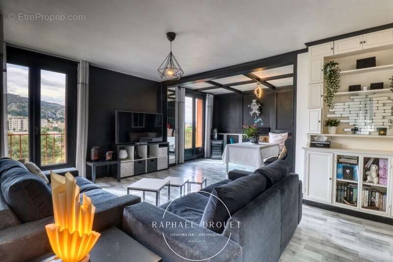 Appartement à MARSEILLE-11E