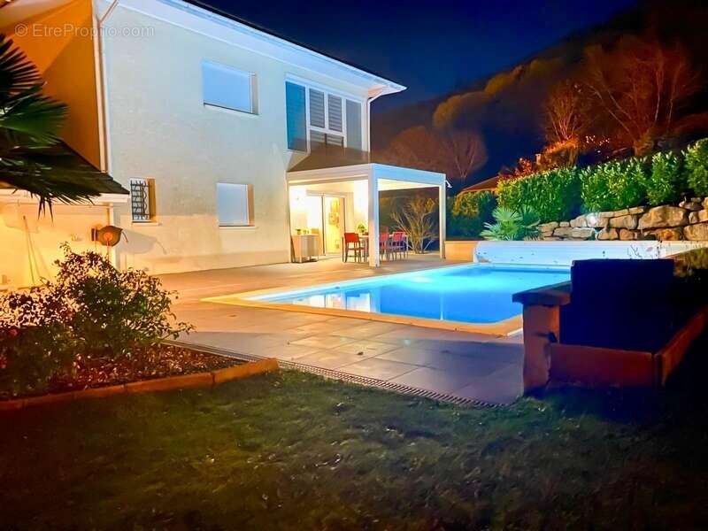 Maison à MONNETIER-MORNEX