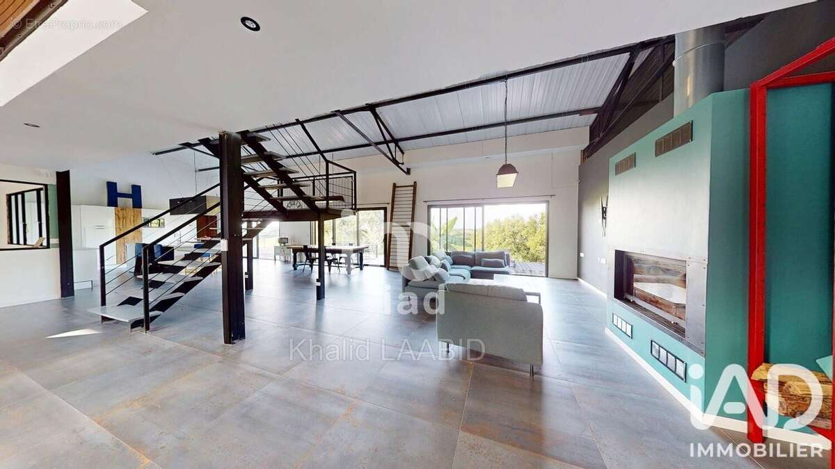 Maison 268 m² à Montesquieu  - photo 2