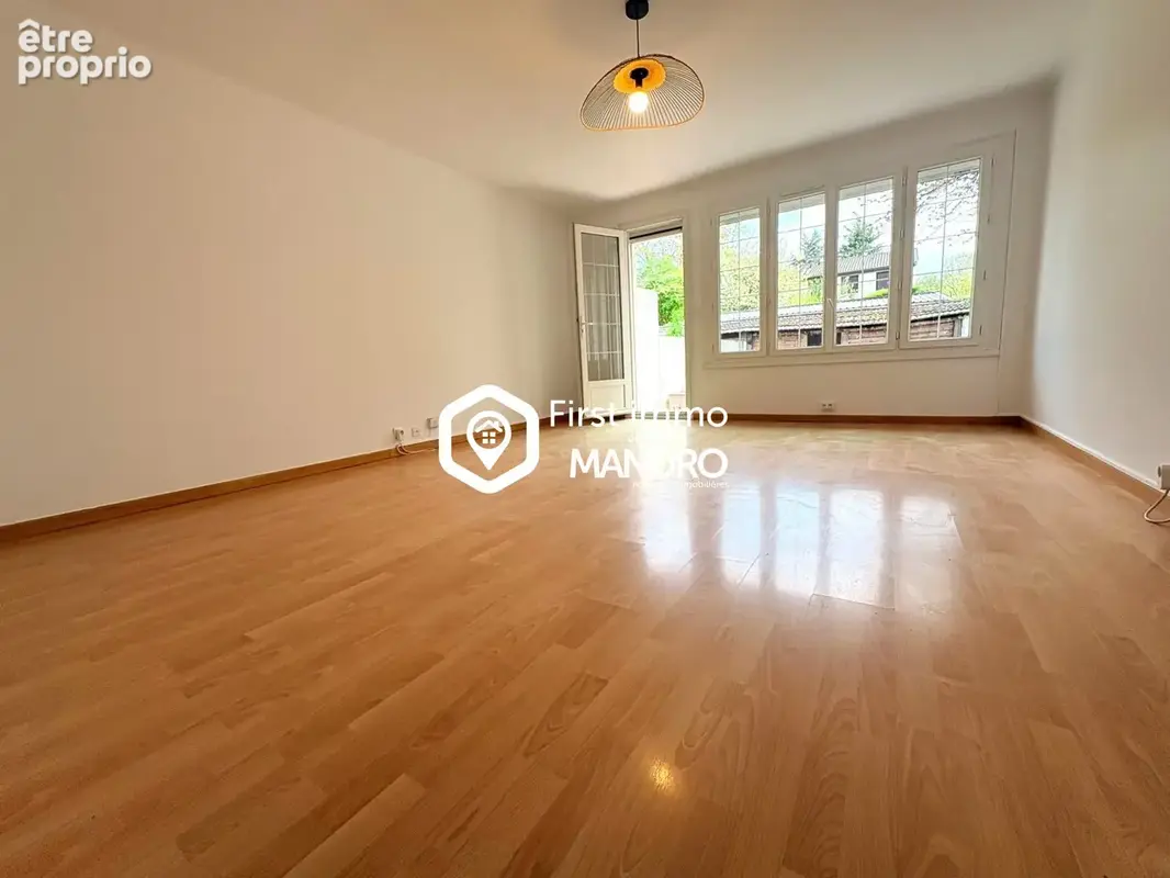 Appartement à SAINT-THIBAULT-DES-VIGNES