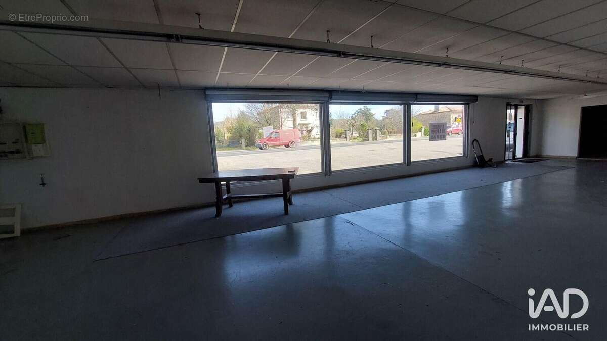 Photo 6 - Commerce à LAMOTHE-MONTRAVEL