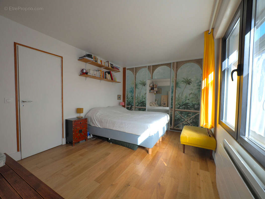 Appartement à LES LILAS