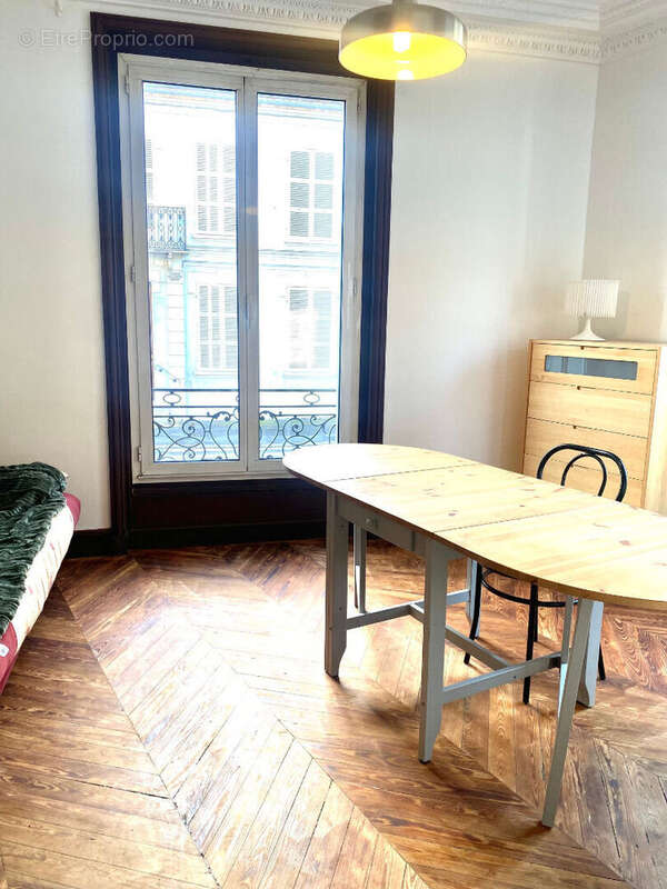 Appartement à FONTAINEBLEAU