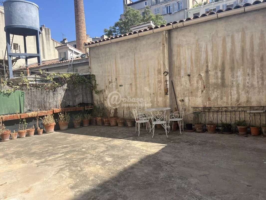 Appartement à MARSEILLE-6E
