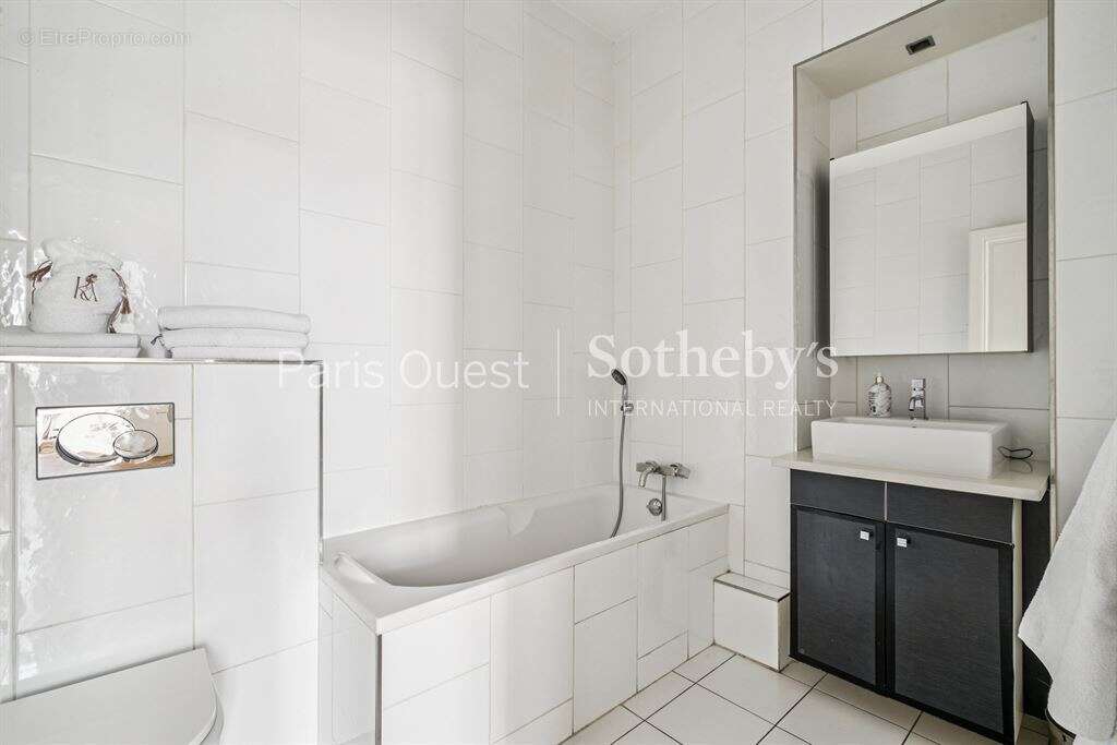 Appartement à PARIS-8E