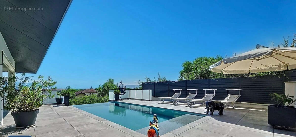 Maison à DIVONNE-LES-BAINS