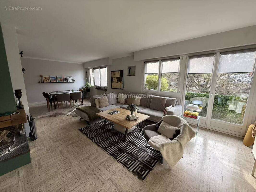 Appartement à ETIOLLES