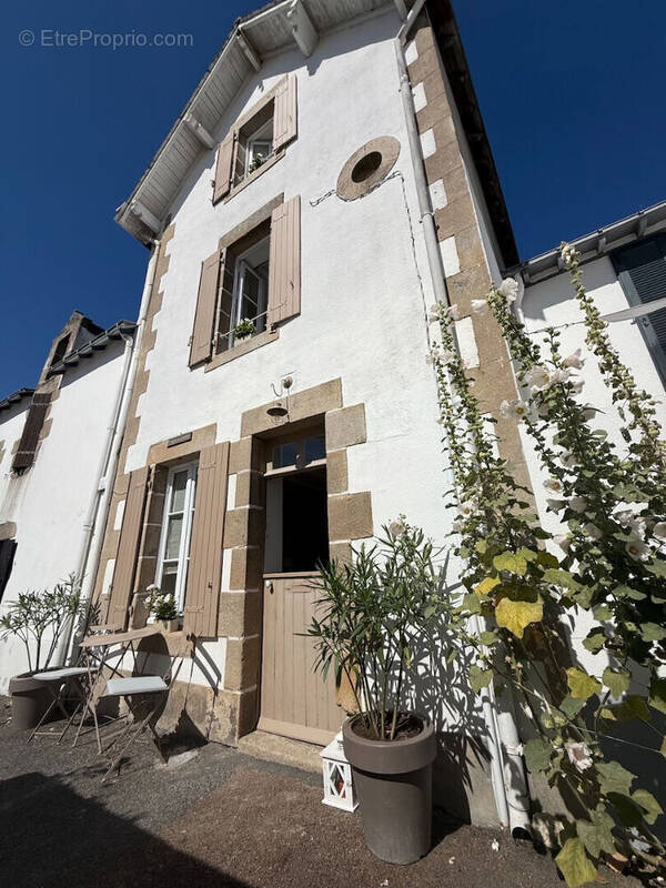 Maison à LE POULIGUEN