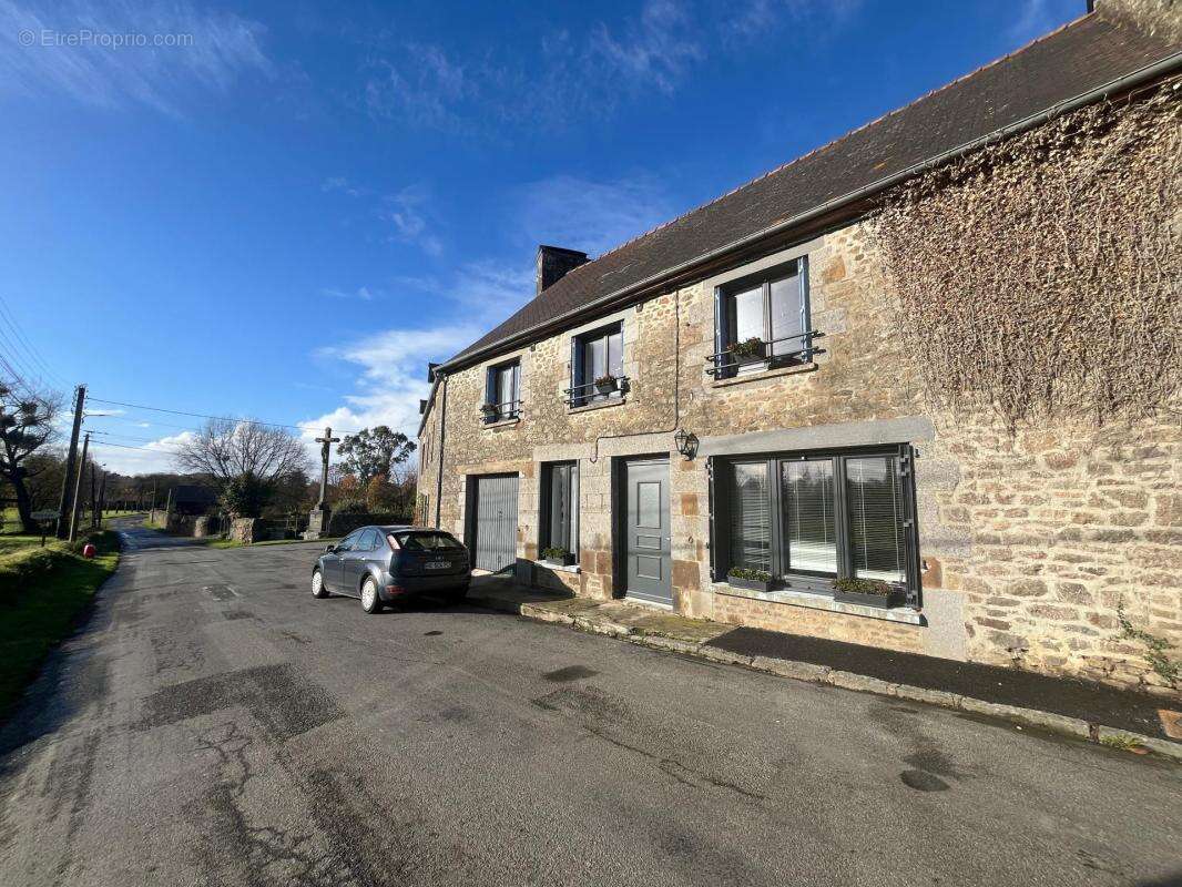 Maison à LE TRONCHET