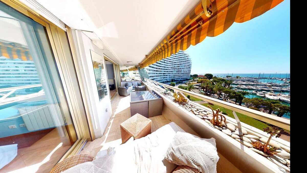 Appartement à VILLENEUVE-LOUBET
