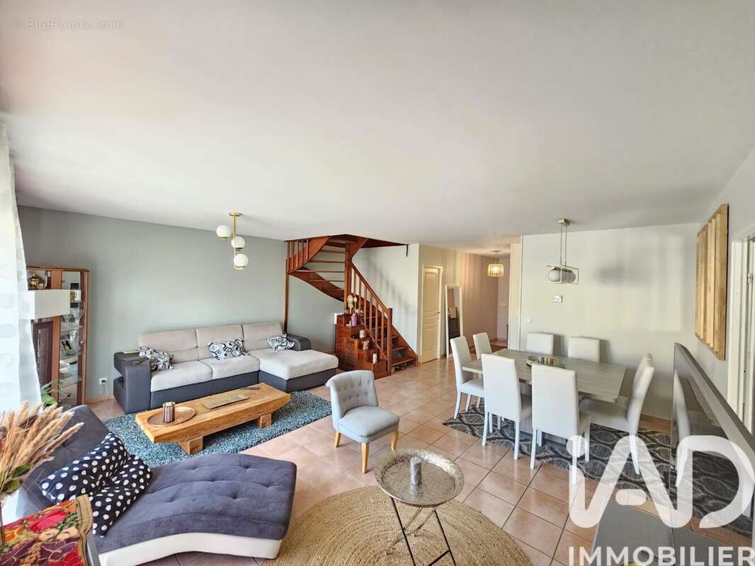 Photo 6 - Maison à MOISSY-CRAMAYEL