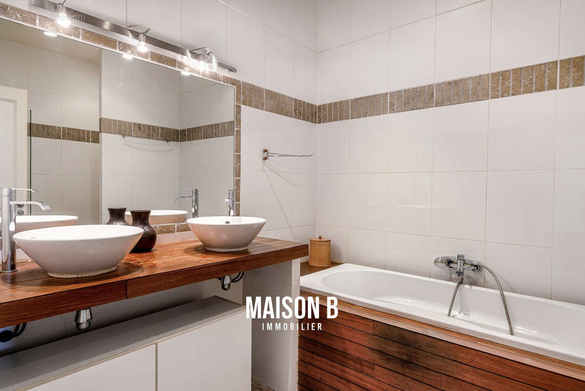 Appartement à MARSEILLE-6E
