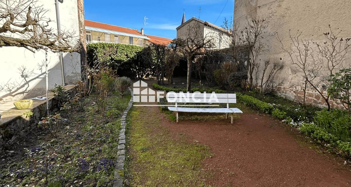 Appartement à LE COTEAU