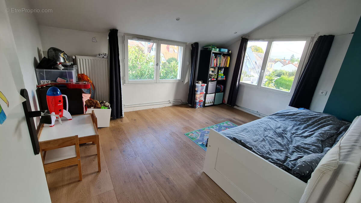 Maison à BURES-SUR-YVETTE