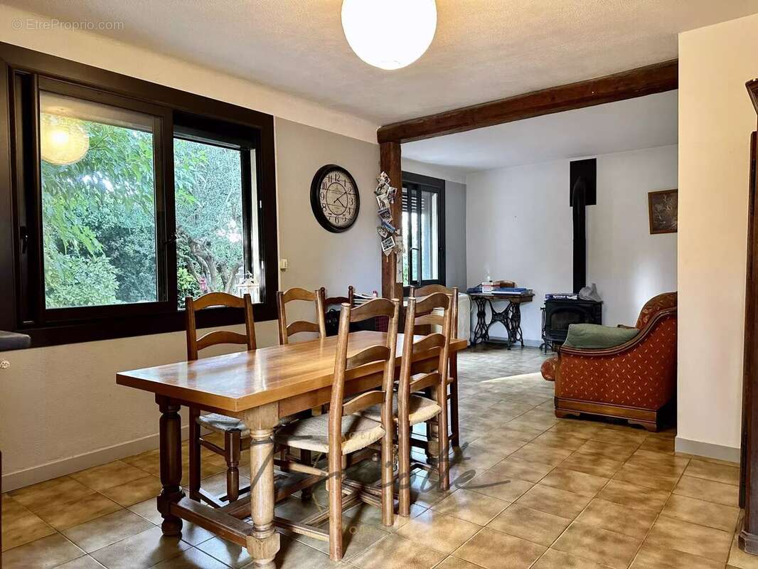 Maison à MONTELIMAR