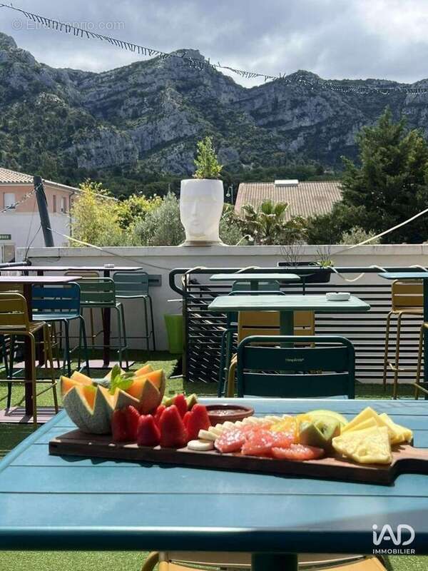 Photo 4 - Commerce à ROBION