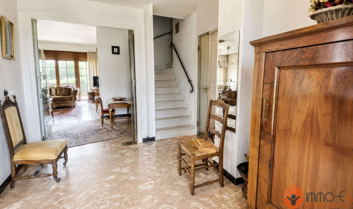 Maison à CONDE-SAINTE-LIBIAIRE