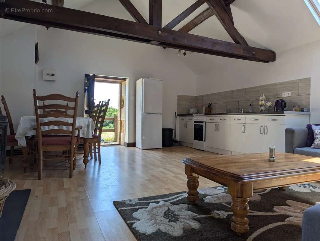 Belle propriété de caractère avec une maison pour les invités et un lac de pêche exceptionnel - photo 12