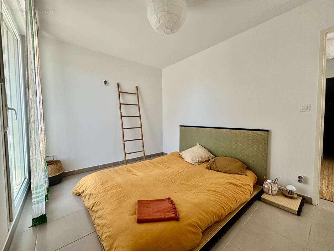 Appartement à MARSEILLE-2E