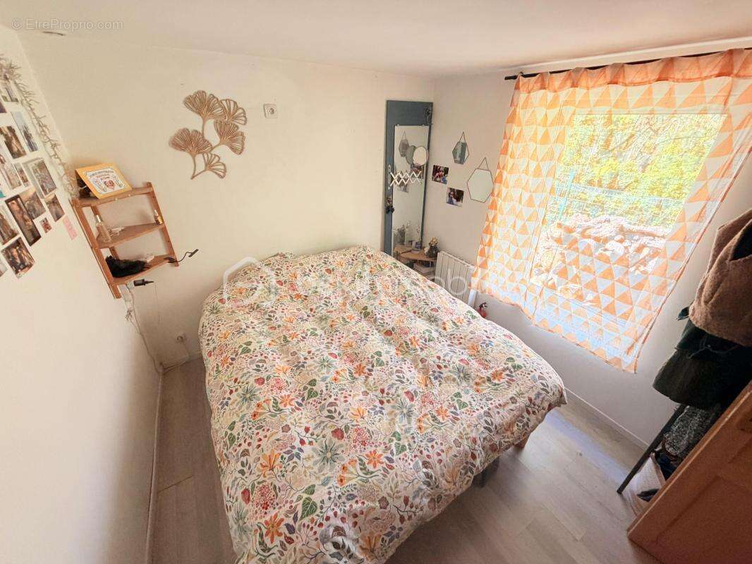 À vendre – Maison de plain-pied avec grand terrain dans un environnement très calme sans aucuns vis-à-vis - photo 13