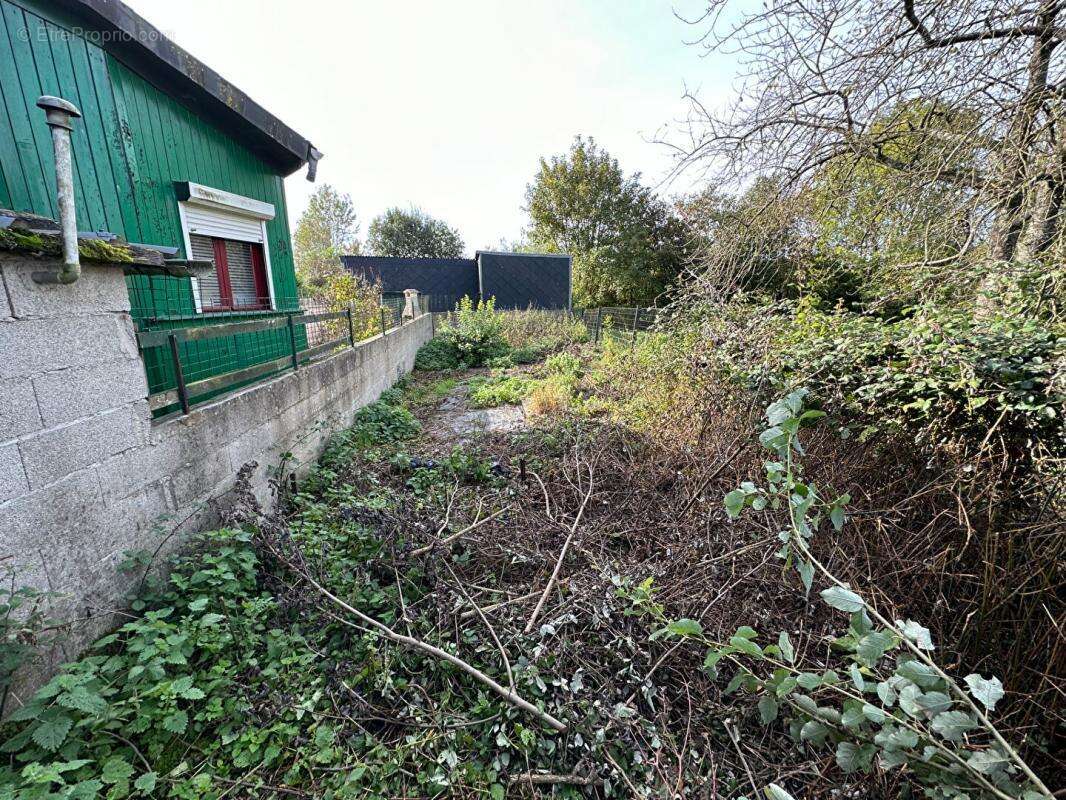 Maison à ETREAUPONT