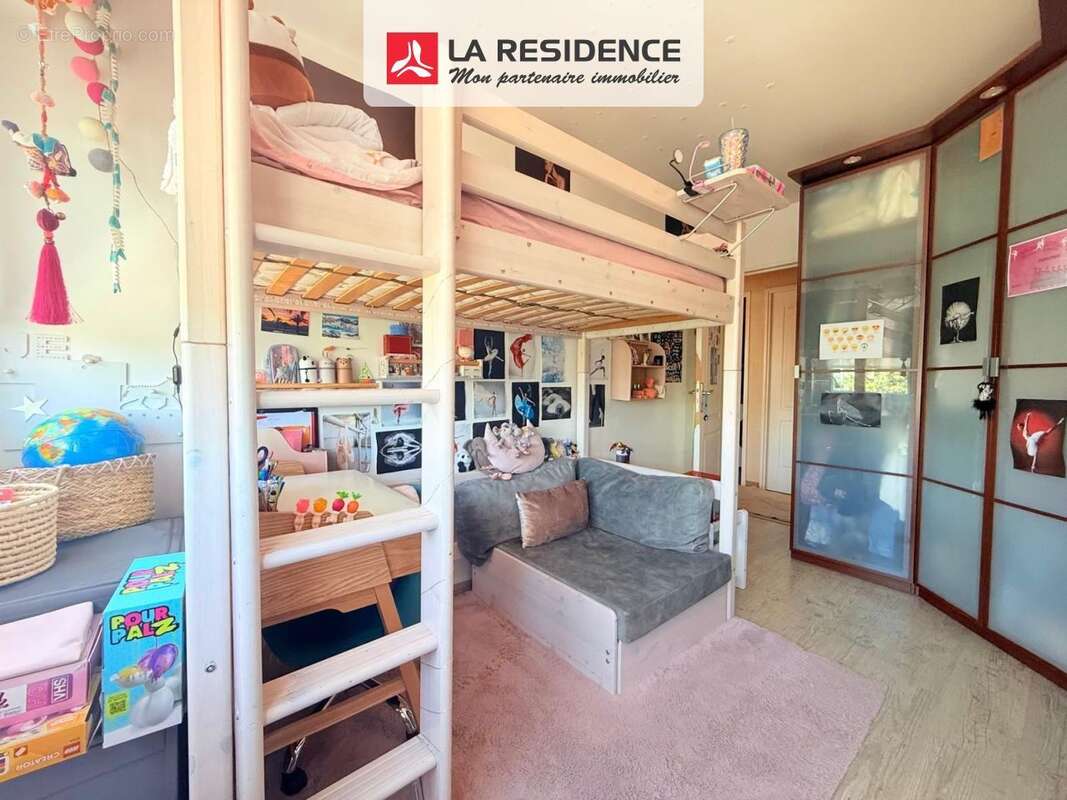 Appartement 79 m² à Velizy-Villacoublay  - photo 8