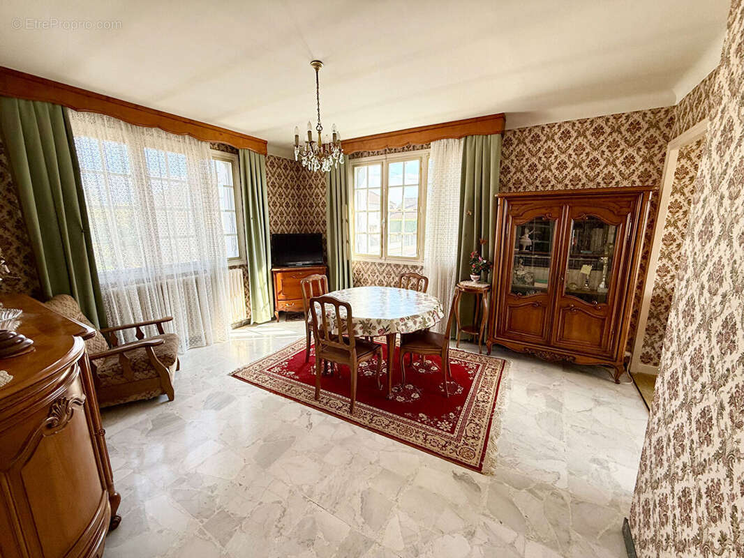 Maison à YZEURE
