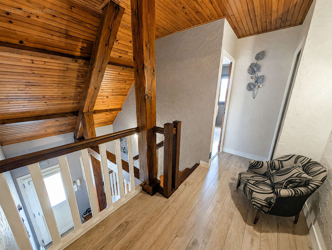 Maison de 152 m2 avec ensemble d'Atelier/Garage de 128 m2  sur un terrain de 3 650 m2 - photo 14