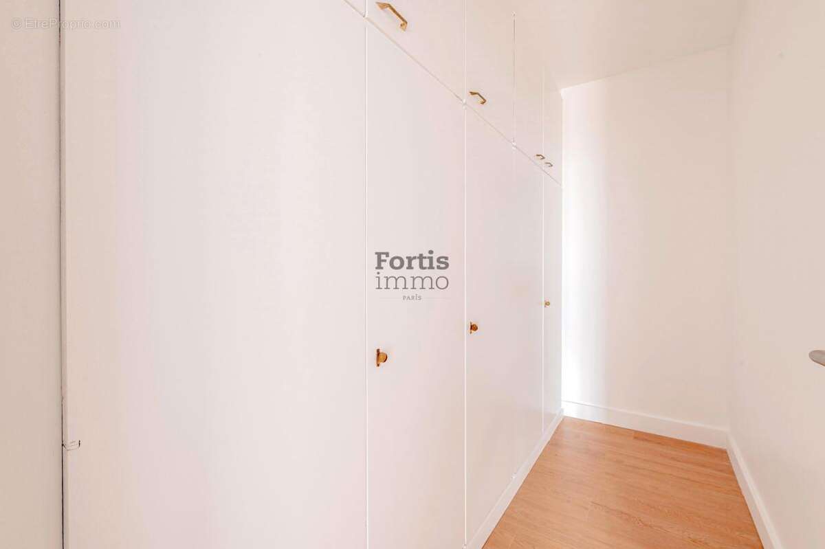 Appartement à PARIS-15E