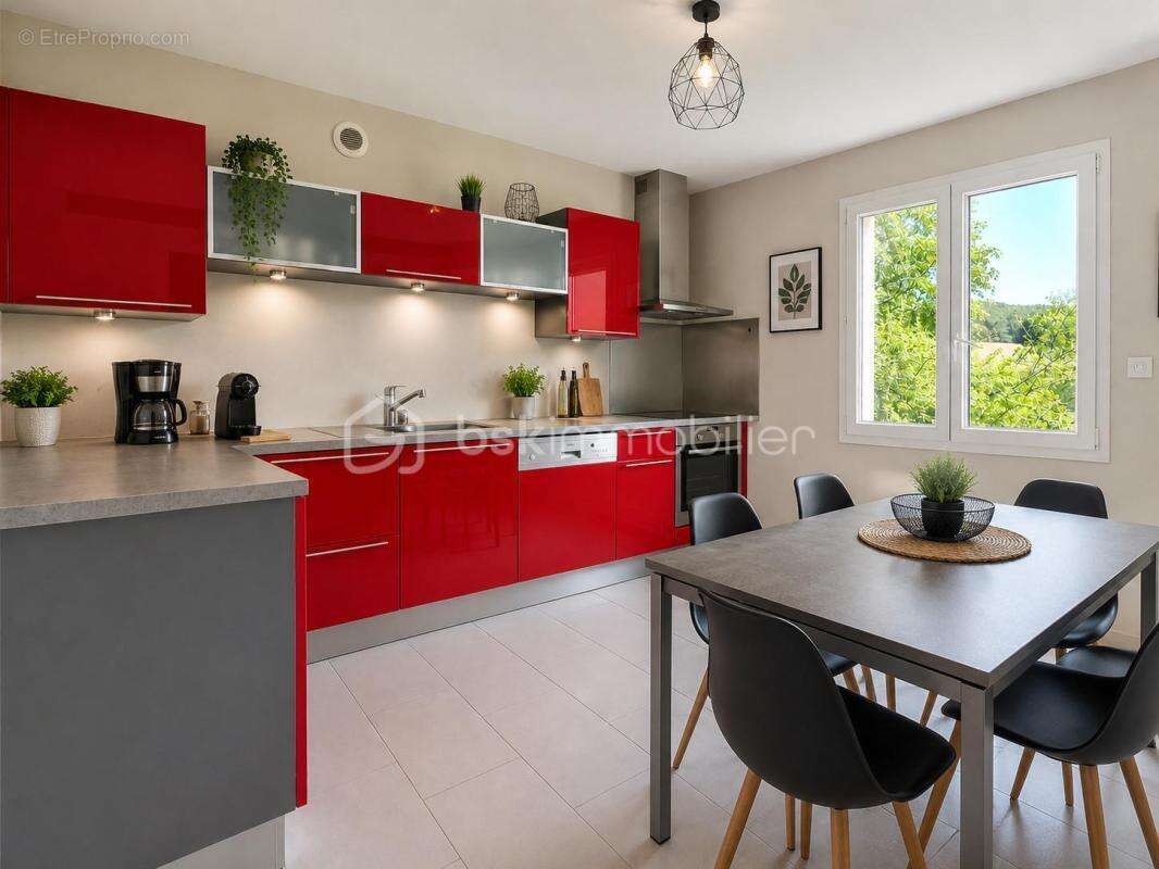 Coup de cœur ! Maison individuelle de 144 m² avec 4 chambres, sous-sol complet et terrain - photo 5